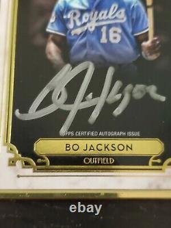 /15 On Card Auto Bo Jackson 20014 Topps Museum Collection Gold Frame Autograph