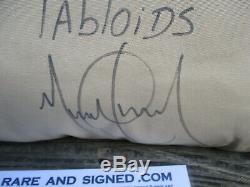 2011 Genuine Michael Jackson signed Pillow Burn the Tabloids rant with COA