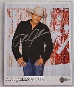 Alan Jackson Photo Autographed Beckett Bas Coa Signed 8x10 Country Music Singer