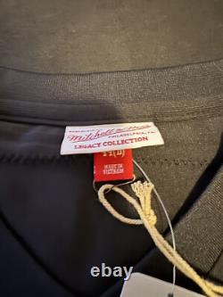 BO JACKSON Signed Autographed 1988 MITCHELL NESS LEGACY JERSEY BECKETT WITNESSED