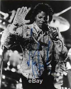 MICHAEL JACKSON HAND SIGNED 8x10 B/W PHOTO IN CONCERT POSE AUTHENTIC RARE