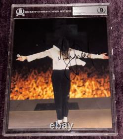 MICHAEL JACKSON Signed 8 X 10 Concert PHOTO BAS Beckett Auth & Encapsulated