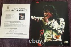 MICHAEL JACKSON Signed CONCERT 11x14 PHOTO with Beckett Authenticated (BAS) LOA