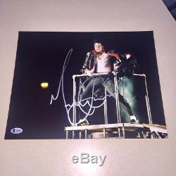 MICHAEL JACKSON autographed signed 11X14 PHOTO KING OF POP BECKETT BAS LOA