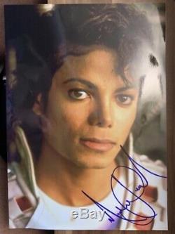 Michael Jackson Hand-Signed ca. 21x30 cm color glossy Photo AUTOGRAPH with LOA