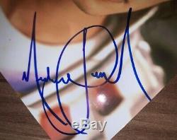 Michael Jackson Hand-Signed ca. 21x30 cm color glossy Photo AUTOGRAPH with LOA