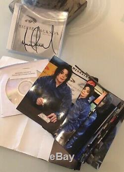 Michael Jackson Invincible Signed Album Virgin Megastore + Photos