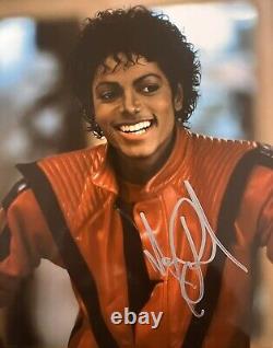 Michael Jackson signed photo withCOA Autograph Signature Thriller Beat It