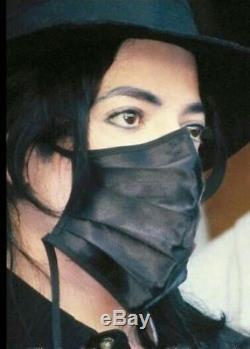 Michael Jackson worn black surgical mask / no fedora / signed / glove