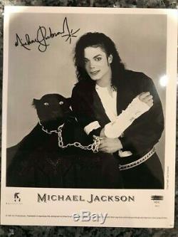 Michael jackson Signed Autographed Photo Coa No Fedora Glove Smile Bad Thriller