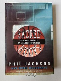 PHIL JACKSON? SIGNED AUTOGRAPHED? SACRED HOOPS Book CHICAGO BULLS Jordan 1st Ed